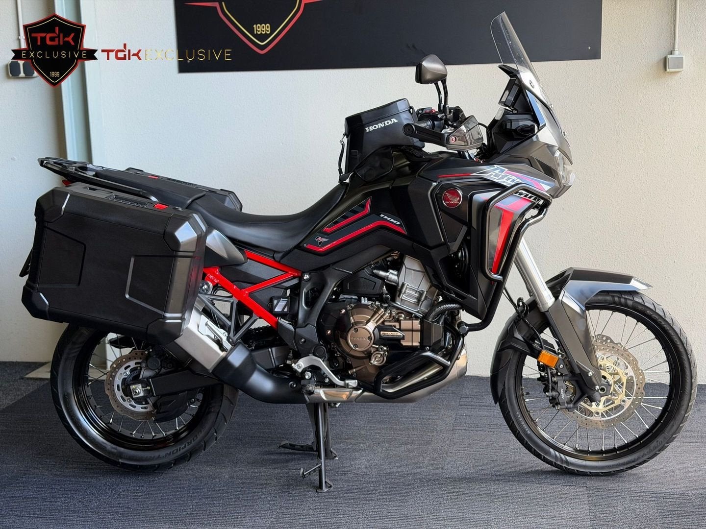 HONDA CRF 1100 L AFRICA TWIN DCT BOMVOL TOPSTAAT! 1000, Motoren, 2 cilinders, Motorrijbewijs A, Bedrijf, Meer dan 35 kW