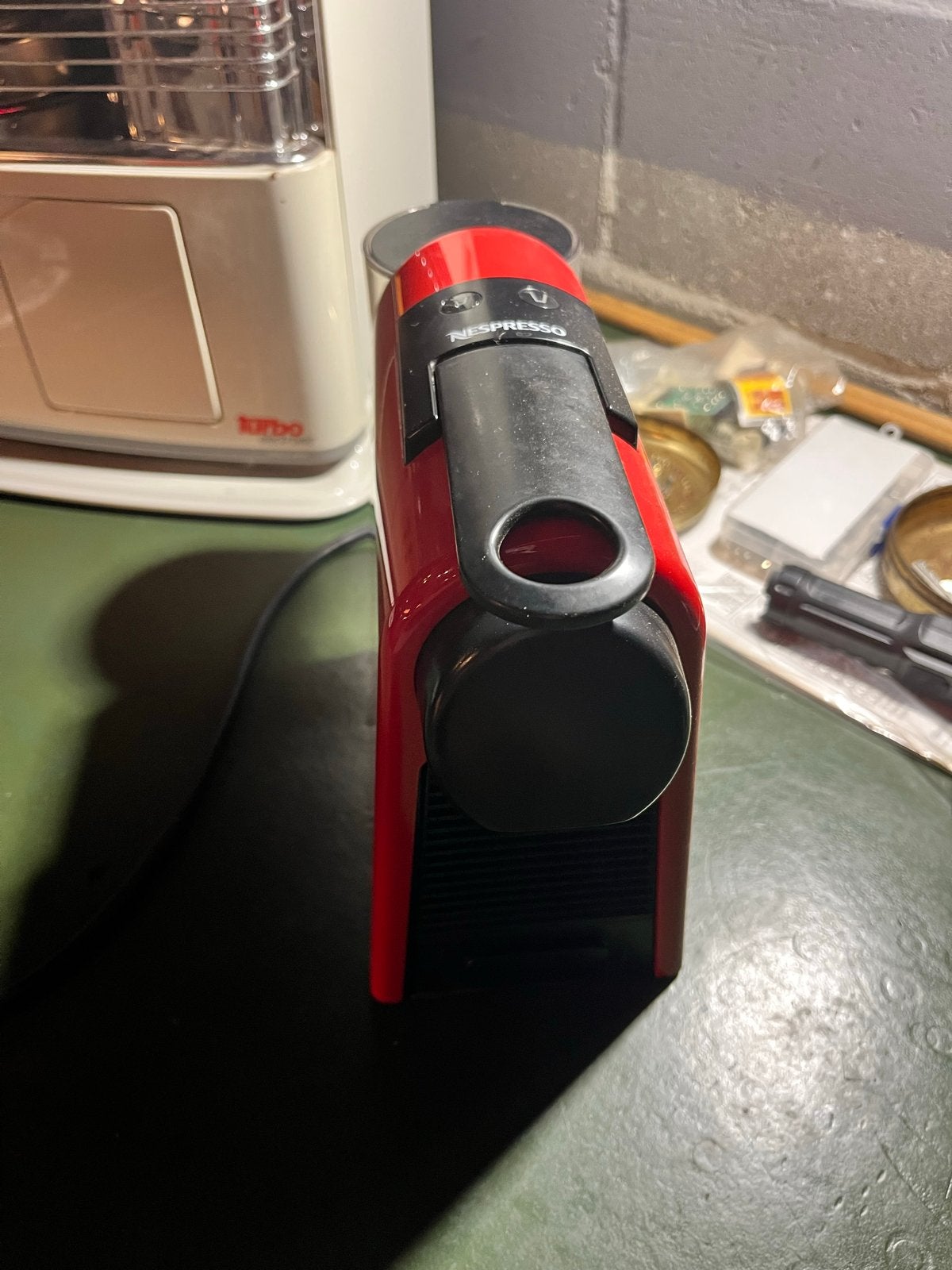 Foto 7 van Nespresso apparaat voor onderdelen - Rood