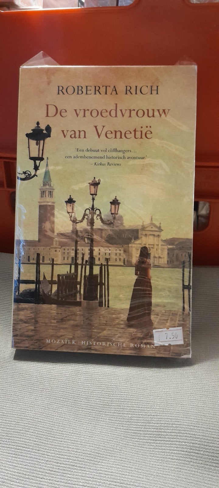 De Vroedvrouw van Venetië - Roberta Rich (Historische Roman), Ophalen of Verzenden, Zo goed als nieuw, Roberta Rich