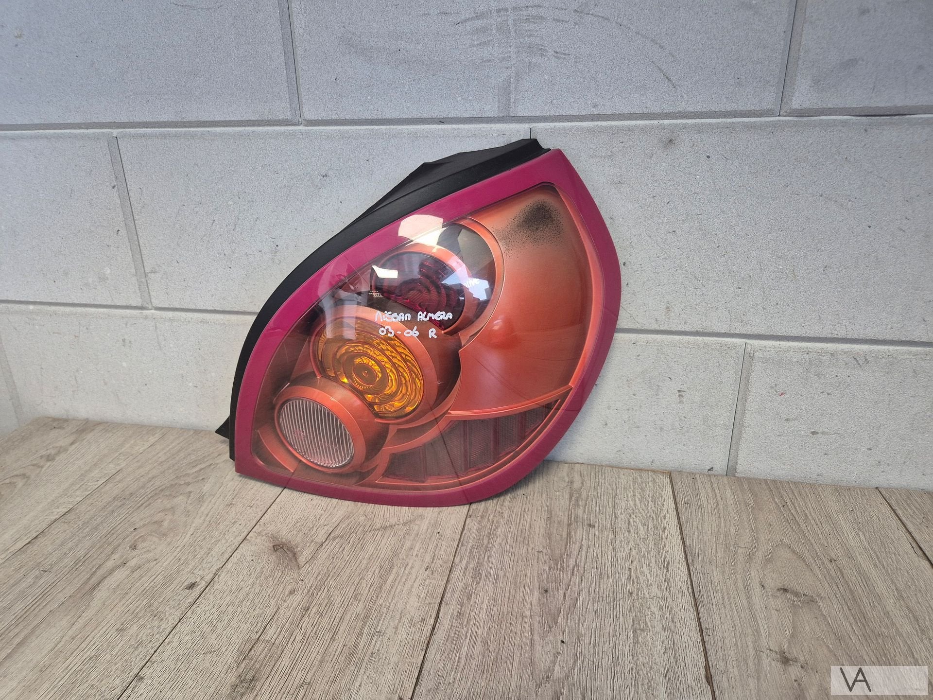 Achterlicht rechts van Nissan Almera hatchback 2003 tot 2006, Auto-onderdelen, Gebruikt, -, -, Ophalen of Verzenden