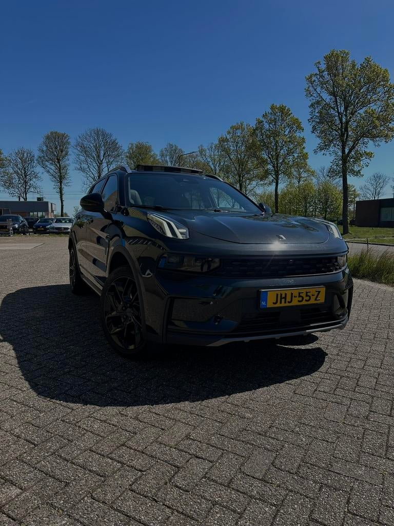 Lynk&Co1.5TD 261pk LEDER INTERIEUR, ZWARTE HEMEL, 360 CAMERA, Auto's, Lynk & Co, 1800 kg, Zwart, 179 pk, Zwart