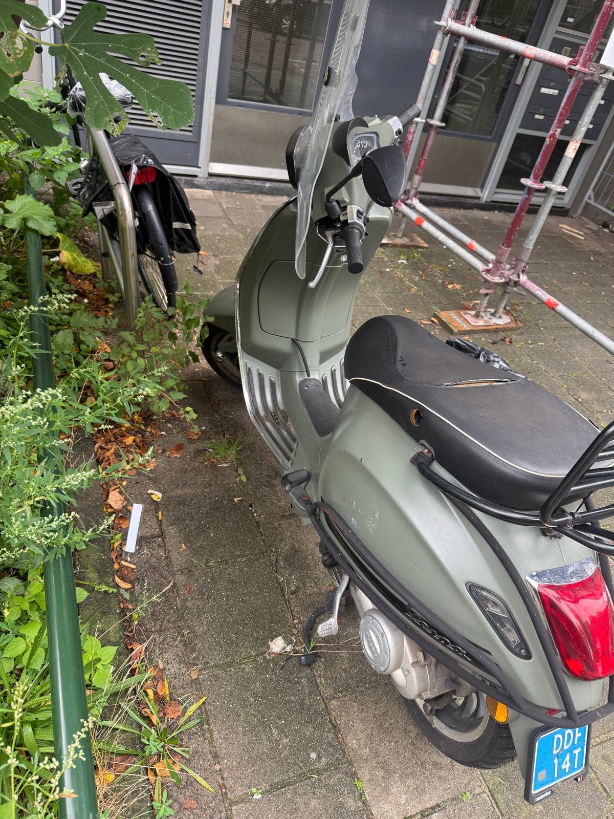 Vespa Sprint - Olijfgroen - lees advertentie vaste prijs‼️, Fietsen en Brommers, Gebruikt, Maximaal 45 km/u, Vespa S, Ophalen of Verzenden