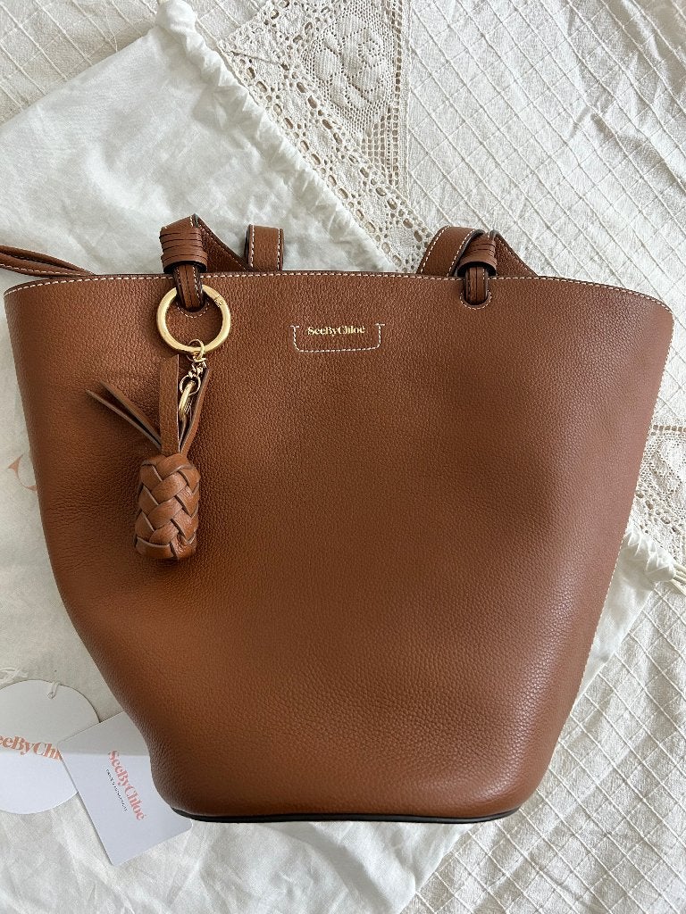 See By Chloe Cecile bucket bag, authentiek, Ophalen of Verzenden, Zo goed als nieuw, Bruin, Handtas