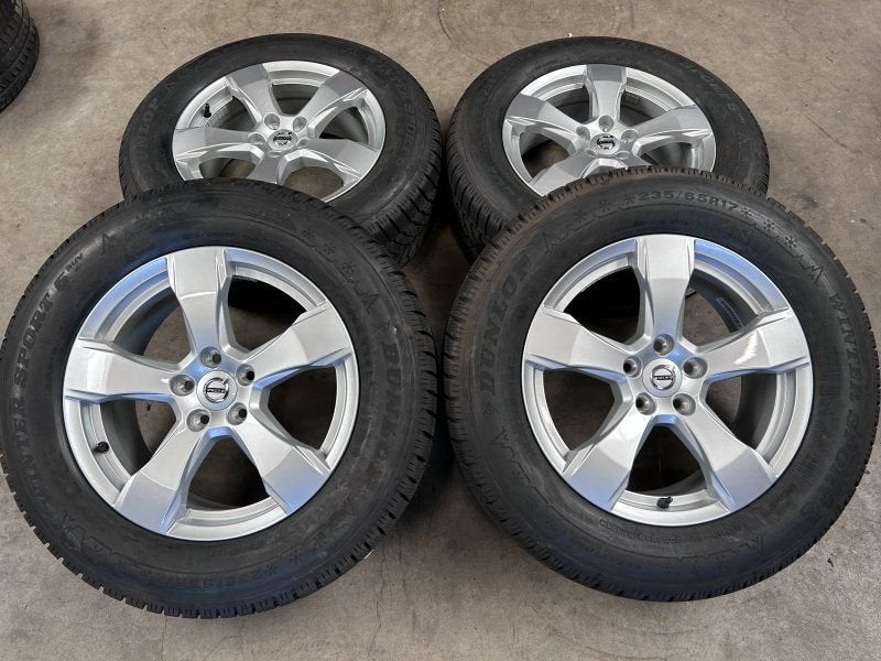 17 inch originele velgen + winterbanden volvo XC60 31423850, 18 inch, -, -, Banden en Velgen