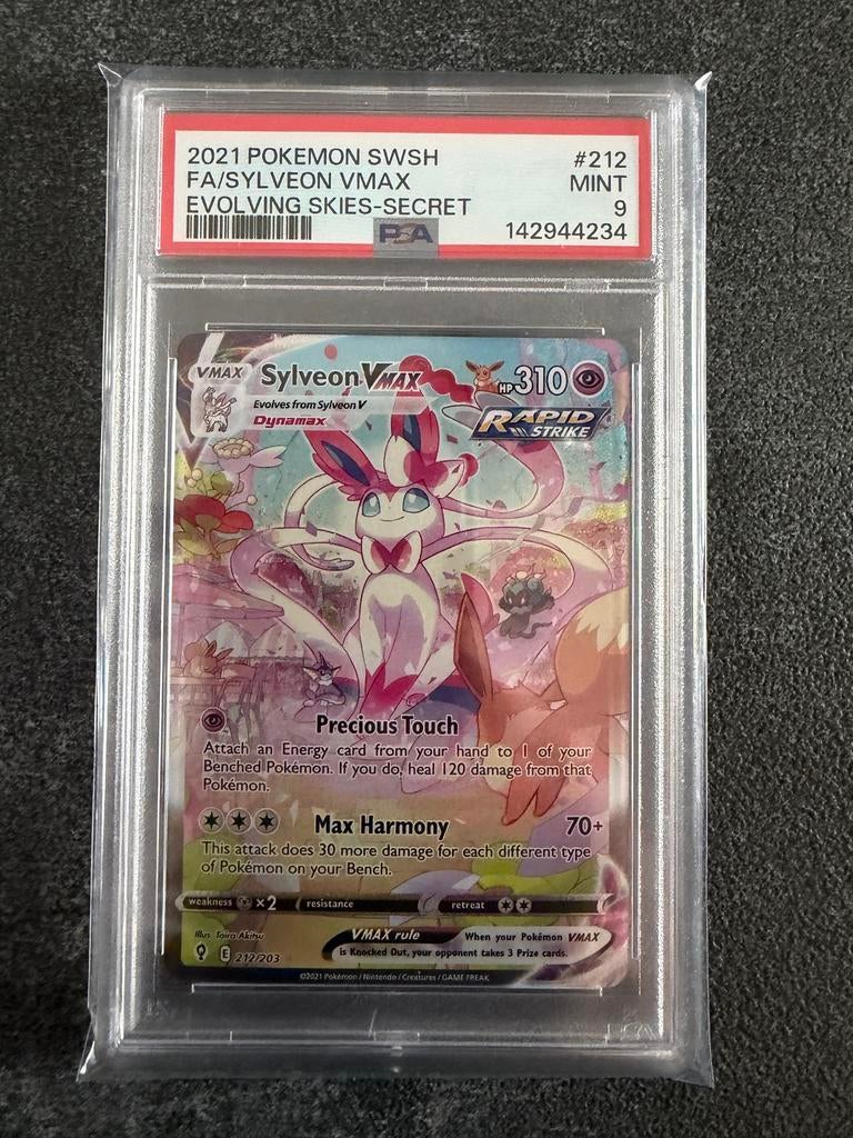 Sylveon VMAX  - 212/203 - PSA 9 Evolving Skies - Pokémon, Hobby en Vrije tijd, Verzamelkaartspellen | Pokémon, Ophalen of Verzenden
