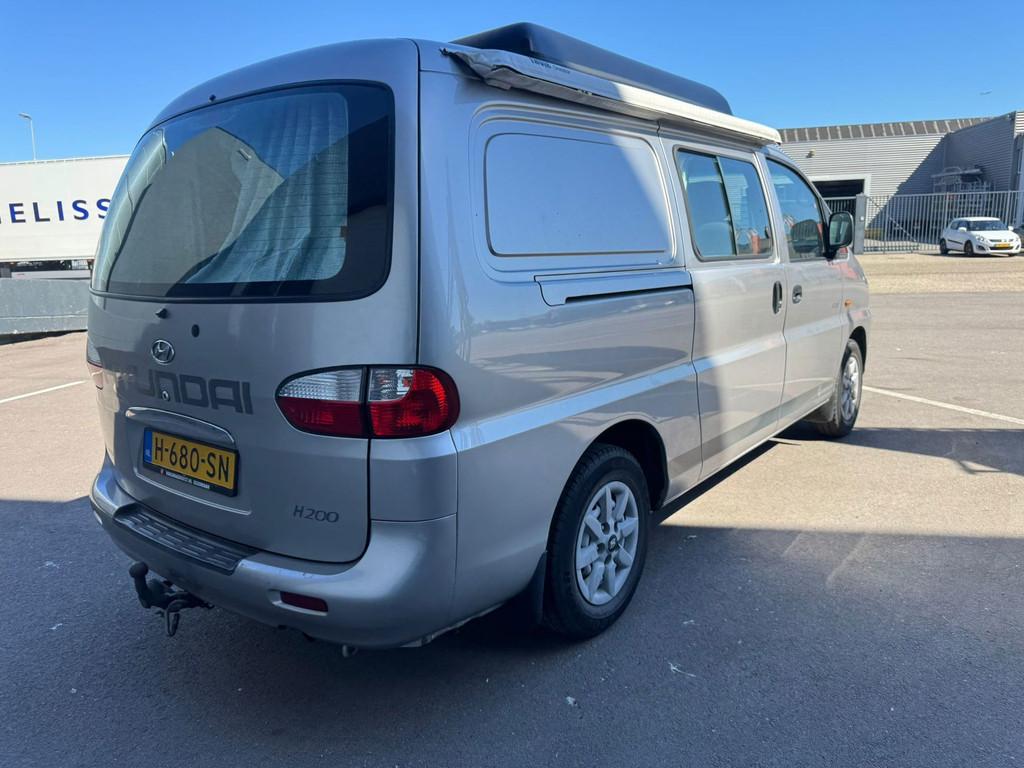 Hyundai H-1 H200 2.5 TDI LUCKYCAMPOMBOUW/GEELKENTEKEN/CAMPER, FLEVOLAND 9
1948RH  Beverwijk, NL, LUCKYCAMP, Bedrijf, Elektrische ramen