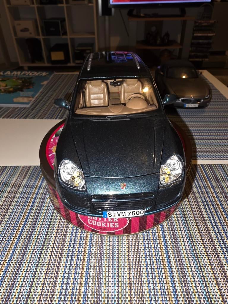 PORSCHE GAYENNE TURBO, Hobby en Vrije tijd, Modelauto's | 1:18, Ophalen of Verzenden, Bburago