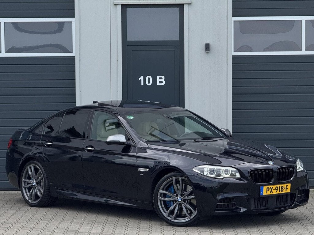 BMW 5-serie M550D 381PK+ M-Sport / Led / LCI / Zeer Luxe, Auto's, BMW, Automaat, 2993 cc, 2000 kg, Zwart