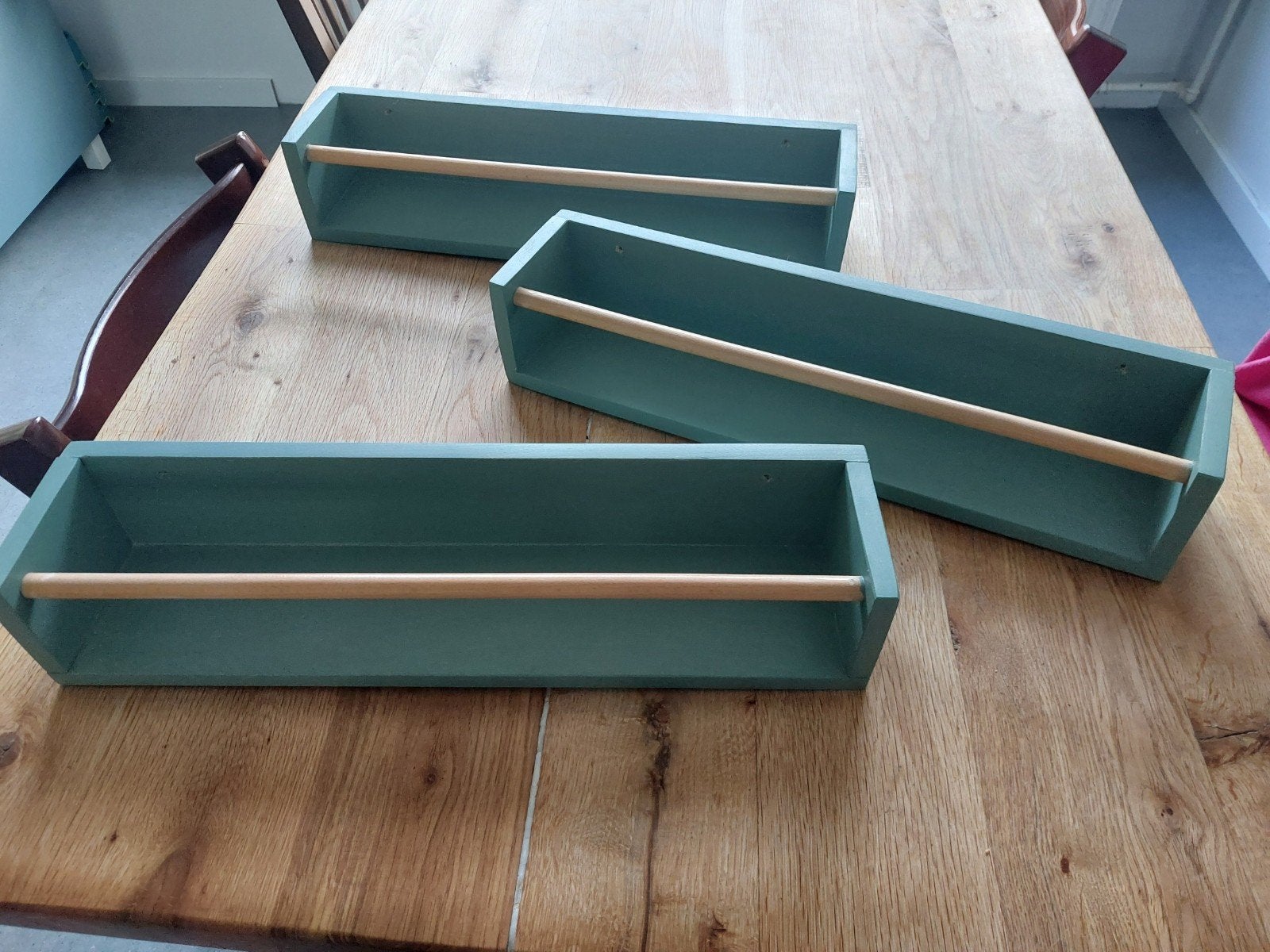 Set van 3 houten boekenplankjes / wandrekjes in groen, Ophalen