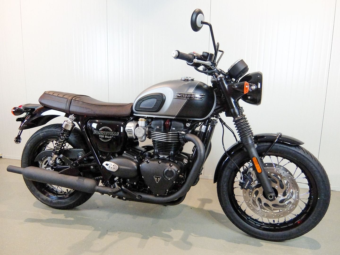 TRIUMPH BONNEVILLE T 120 BLACK (bj 2026), 2 cilinders, Bedrijf, Onbekend, 1200 cc
