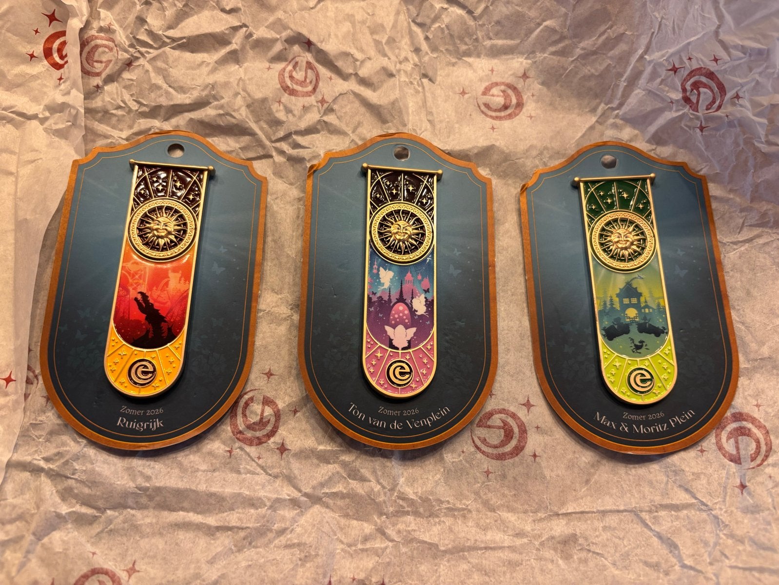 Efteling Zomer 2026 Pins, zomervaandelw, 2, 3 en 4, Ophalen of Verzenden, Nieuw, Overige onderwerpen, Speldje of Pin