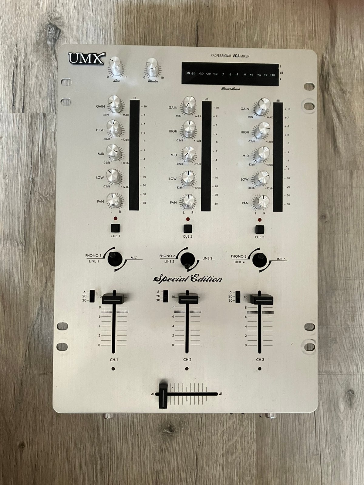 Gemini. UMX Special Edition, 3 channel DJ mixer, (lees goed), Muziek en Instrumenten, Mengpanelen, Ophalen of Verzenden, Gebruikt