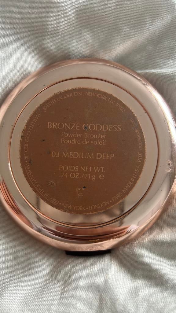 Estee Lauder Bronze Goddess medium deep, Ophalen of Verzenden, Gebruikt, Overige kleuren, Gehele gezicht