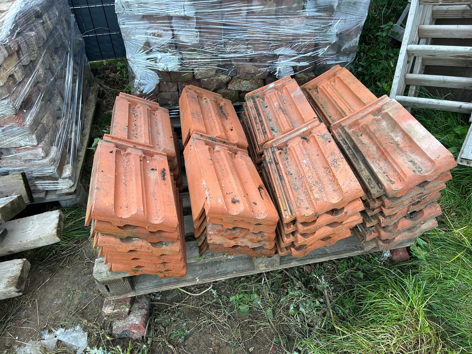 Vlakke Mulden dakpan, Doe-het-zelf en Verbouw, Ophalen, Steen of Klei, Zo goed als nieuw, 15 m² of meer