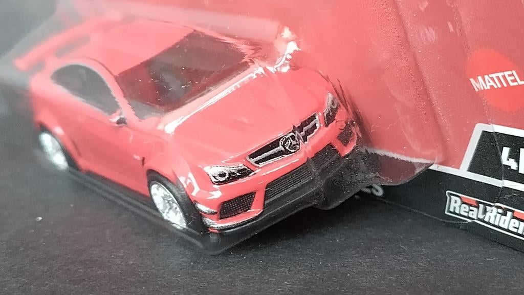 Mercedes Benz C63 AMG Coupe 1:64 Hotwheels Premium Pol, 1186 MJ 1 NL, Auto, Nieuw, Ophalen of Verzenden