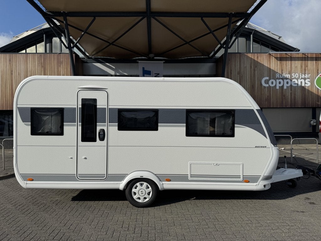 Hobby On Tour 460 DL 2026 BLACKLINE ACTIE!!!, Caravans en Kamperen, Hobby, 2 aparte bedden, Bedrijf, Treinzit