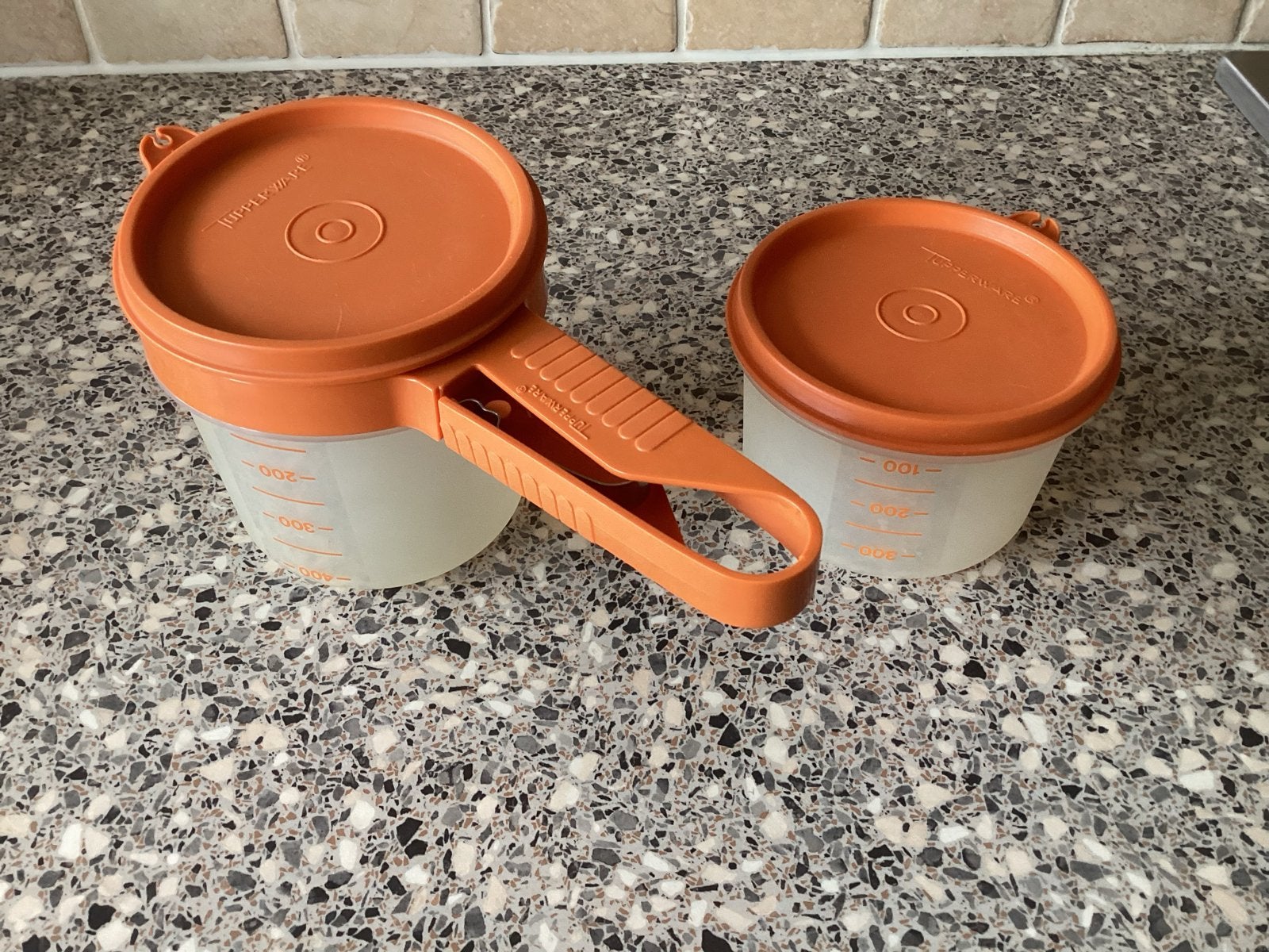 Tupperware Maatkan en Bewaardoos met Zeef - Oranje, BPA-vrij, Gebruikt, Beker of Kan, Oranje