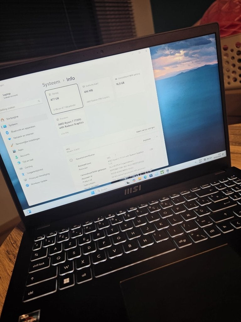 MSI Modem 15B7M (Ryzen 7, 16GB, 500GB SSD & W11 Pro) te koop, Computers en Software, Ryzen 7, MSI, 15 inch, Zo goed als nieuw