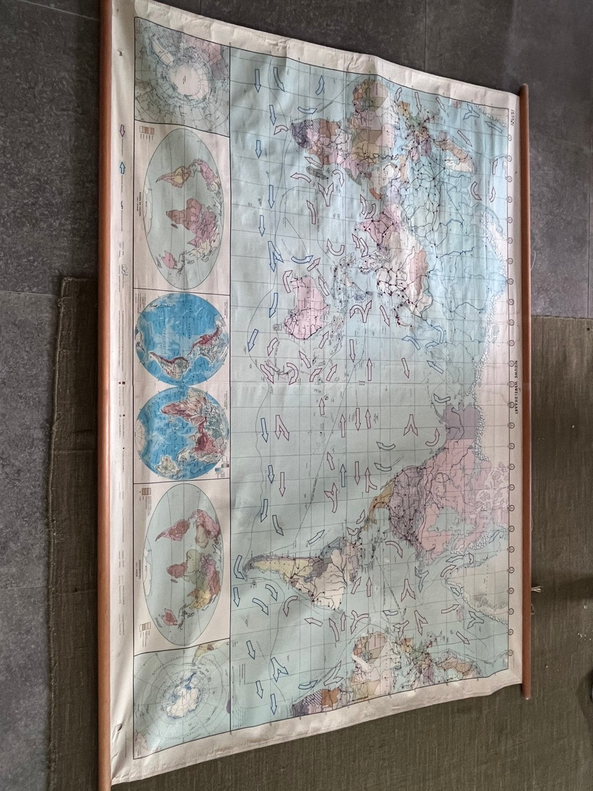 Pacific gecentreerde wereldkaart, Ophalen