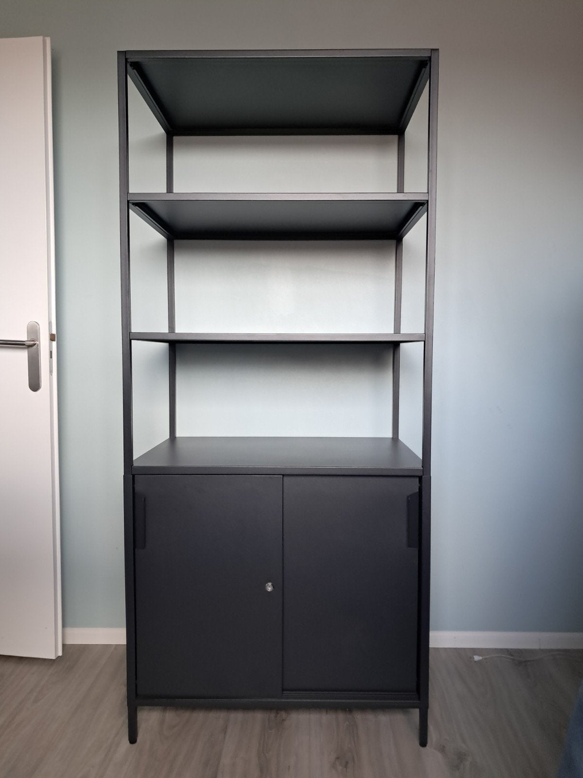 Ikea Trotten Stellingkast met 3 planken en 2 schuifdeuren, Ophalen, 50 tot 100 cm, Metaal, 150 tot 200 cm