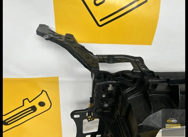 AUDI Q3 F3 FRONT RADIATEUR Voorfront 83A805594J, Gebruikt, Voor, AUDI AG, Auto-Union-Strasse 1
85045  Ingolstadt, DE