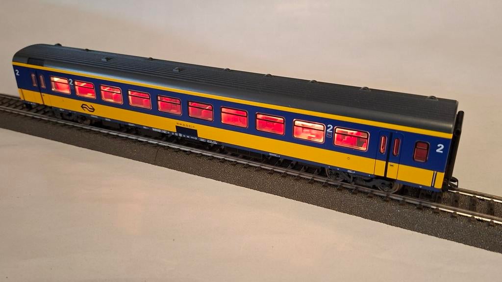 Märklin 42653 rijtuig met interieurverlichting, Hobby en Vrije tijd, Modeltreinen | H0, Wisselstroom, Verzenden, NS, Märklin