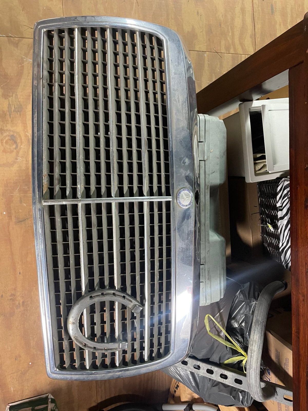 Mercedes oldtimer grille, Ophalen