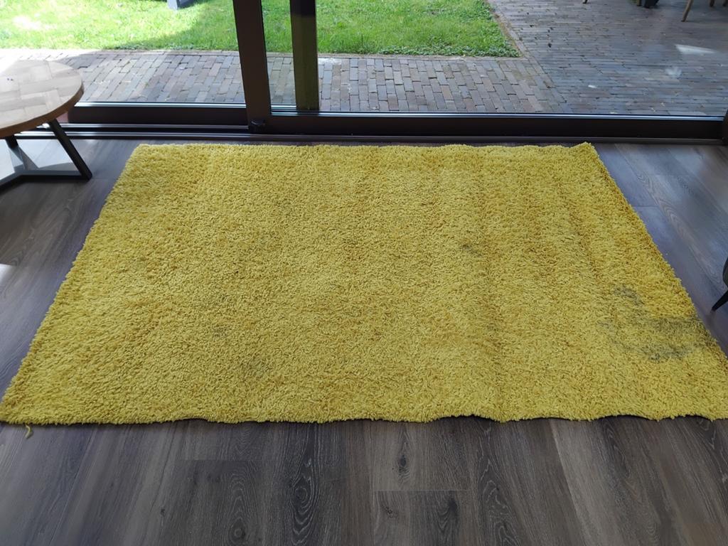 Geel vloerkleed (200 x140) - gratis, Huis en Inrichting, Stoffering | Tapijten en Kleden, Ophalen, Gebruikt, Overige kleuren, Modern, Hoogpolig