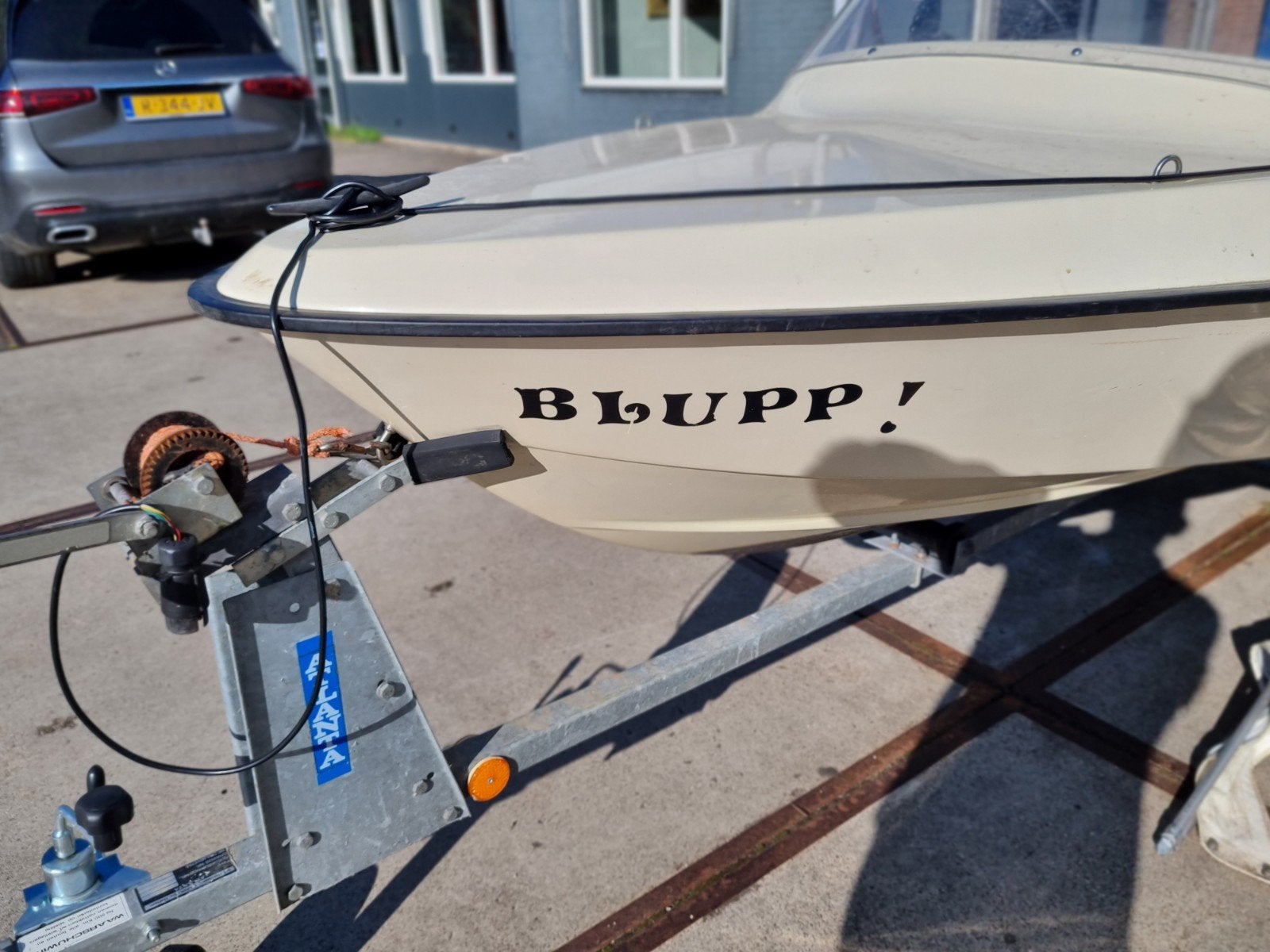 Prachtige motorboot met buitenboordmotor, daktent en trailer, Ophalen of Verzenden, Gebruikt, Buitenboordmotor, Afdekzeil