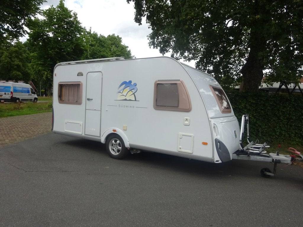 Knaus Sudwind 450 Met Mover #NIEUWSTAAT#, Caravans en Kamperen, Ringverwarming, Rondzit, Bedrijf, Overige typen