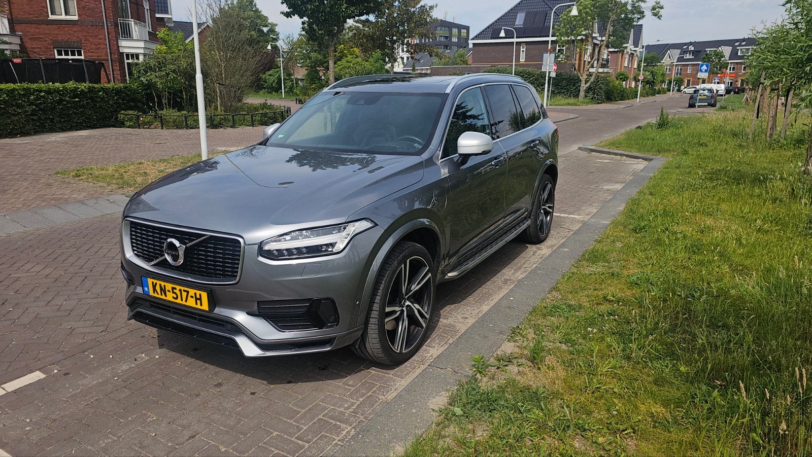 Volvo XC90 2.0 T8 Twin Engine AWD Pi-hy AUT 2016 Grijs, Auto's, Volvo, Zwart, 1969 cc, 320 pk, 7 stoelen