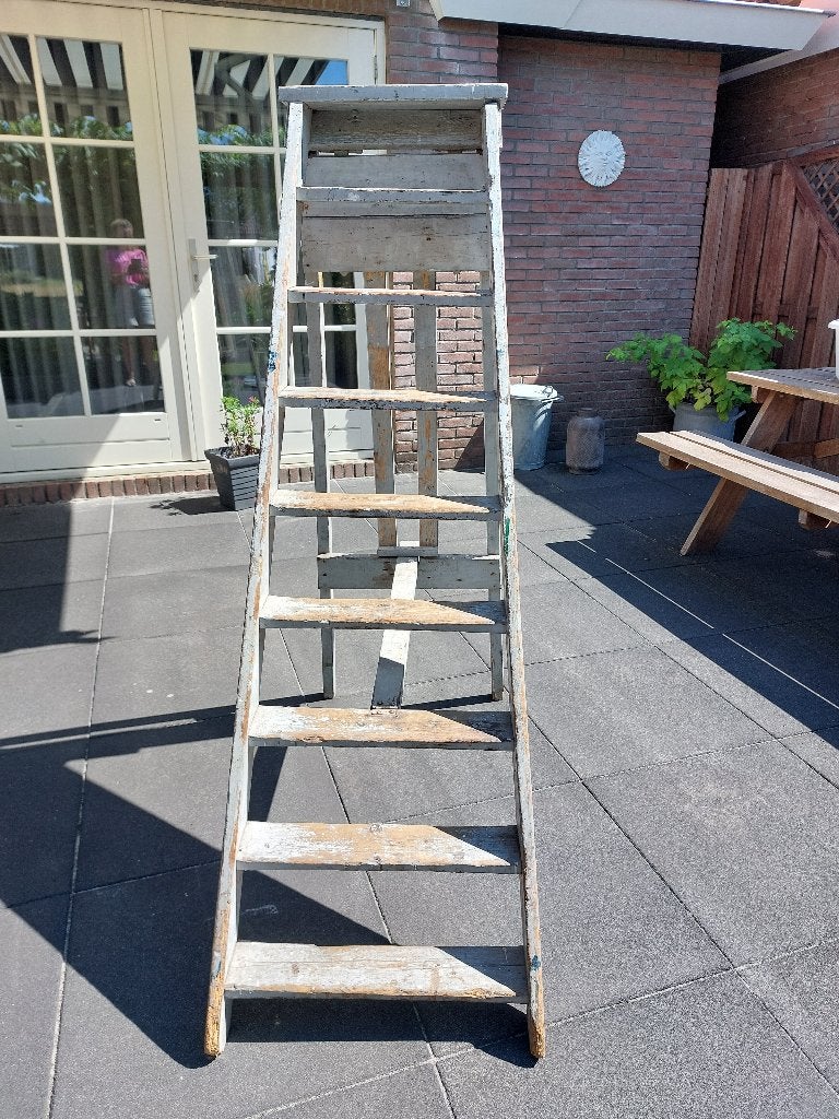 Vintage houten trap, Ophalen