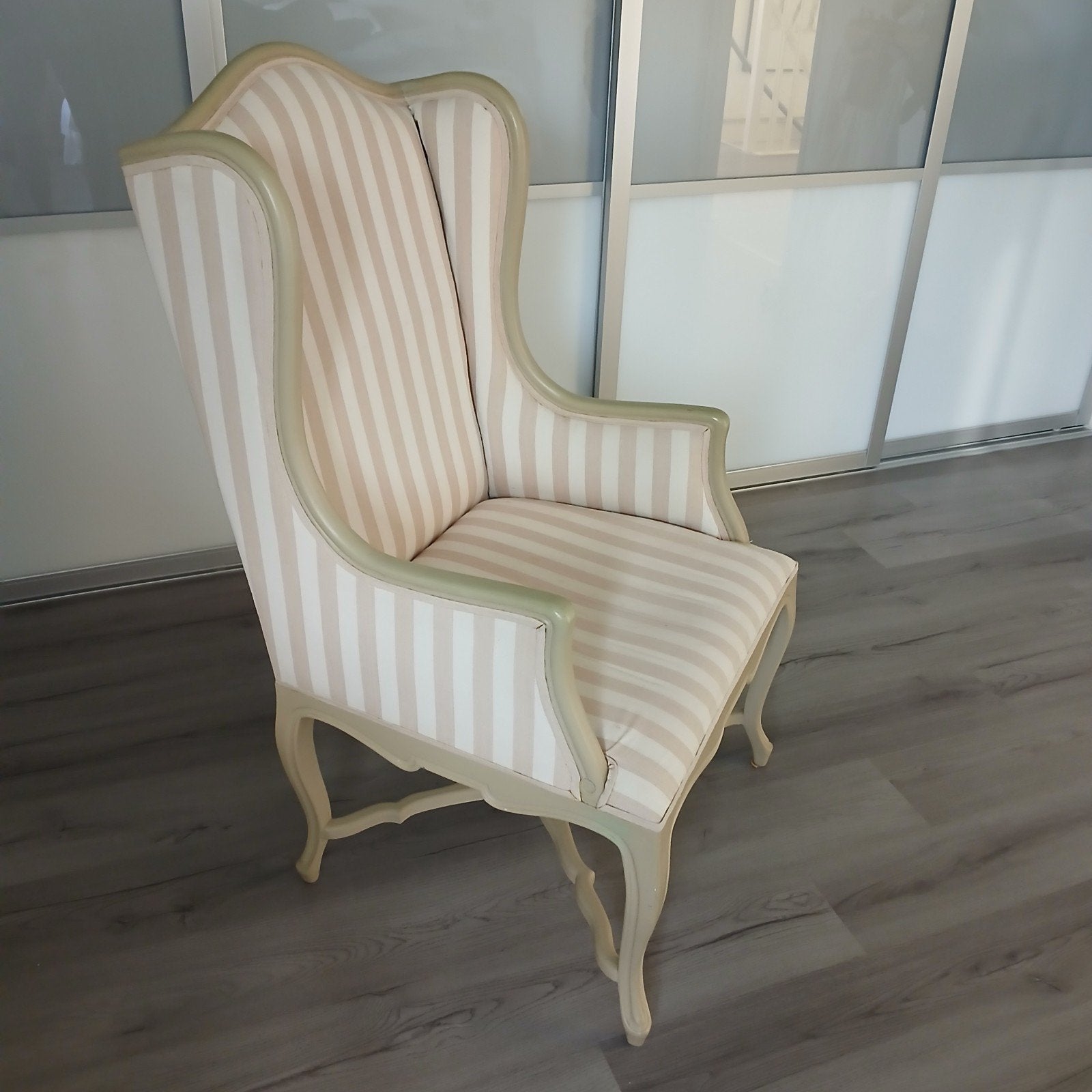 Elegante gestreepte fauteuil - Zo goed als nieuw, Ophalen, Hout, Overige kleuren, Zo goed als nieuw