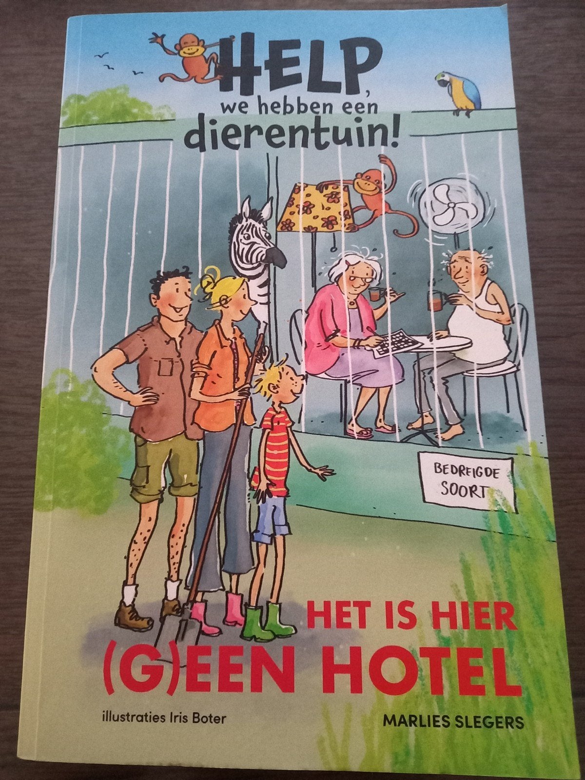 1. Help, we hebben een dierentuin! - Marlies Slegers, Ophalen of Verzenden, Zo goed als nieuw, Marlies Slegers, Fictie algemeen