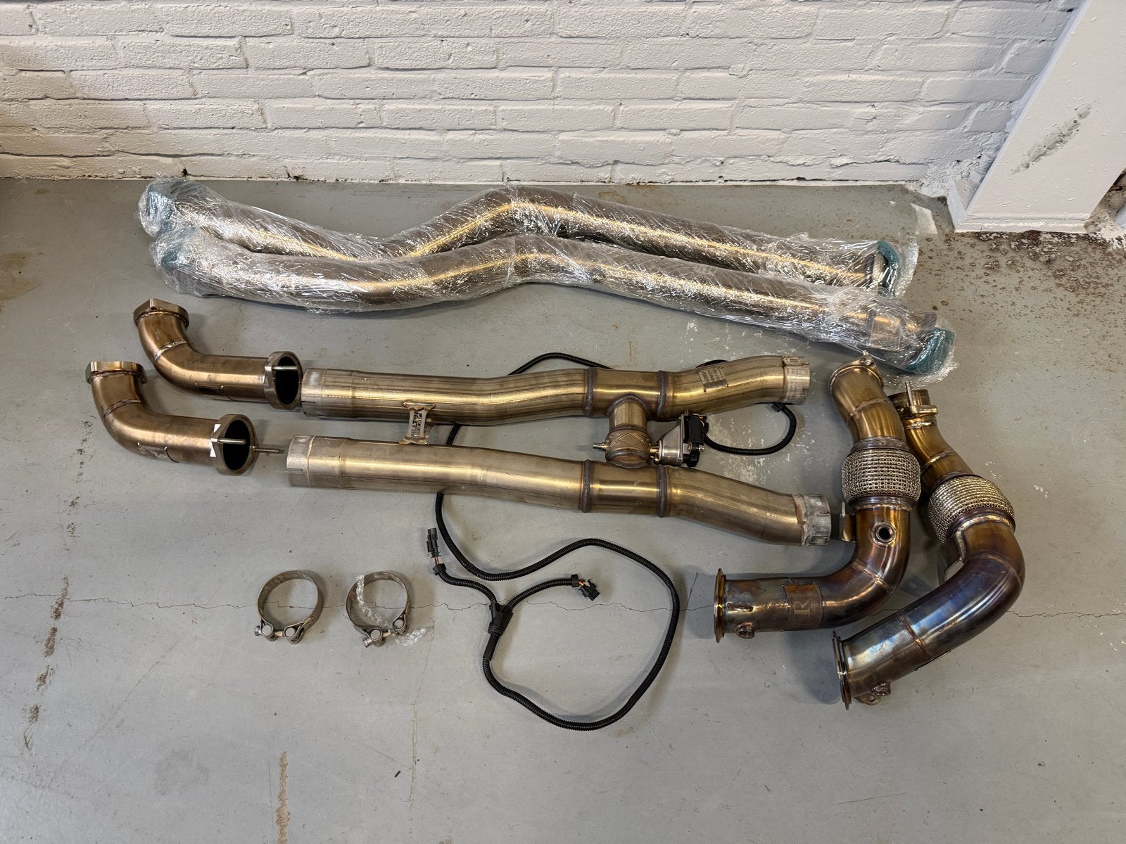 Evolution catless downpipes en Milltek midpipe BMW M5 F90, Ophalen of Verzenden, Gebruikt, BMW
