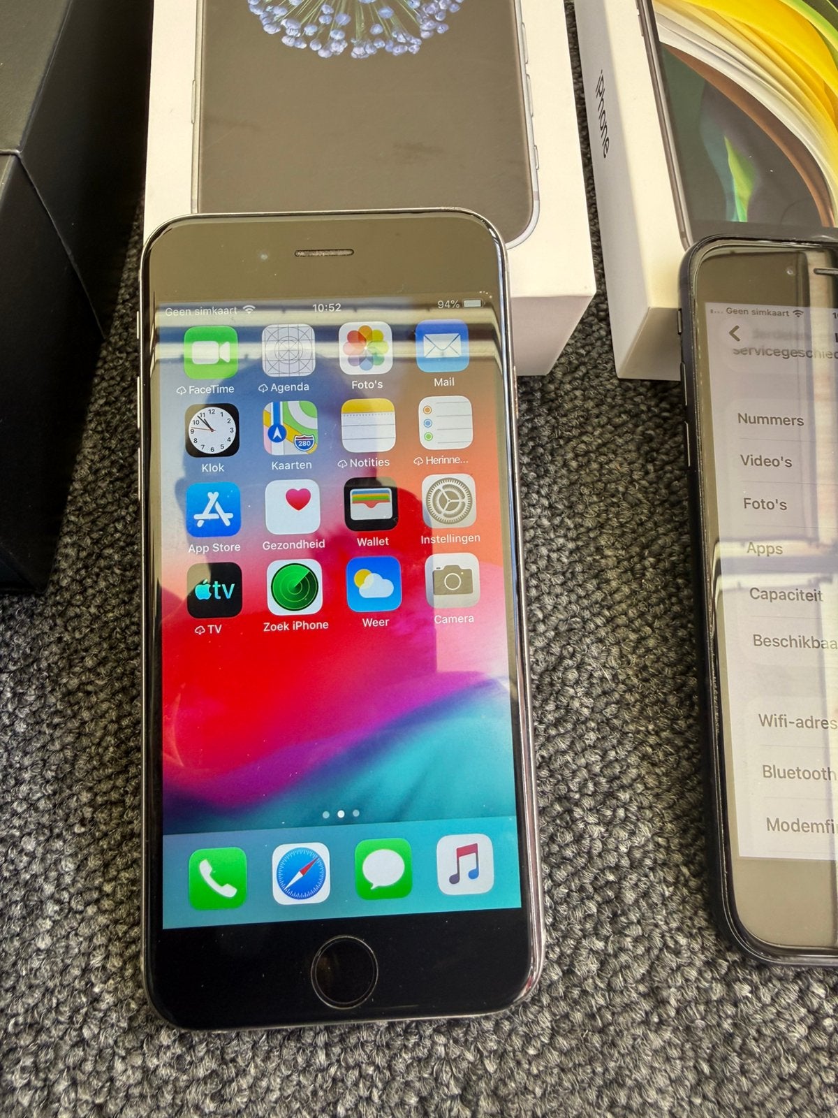 iPhones se en Samsung s9, Telecommunicatie, Mobiele telefoons | Apple iPhone, Ophalen of Verzenden, Zo goed als nieuw, Zwart, 64 GB