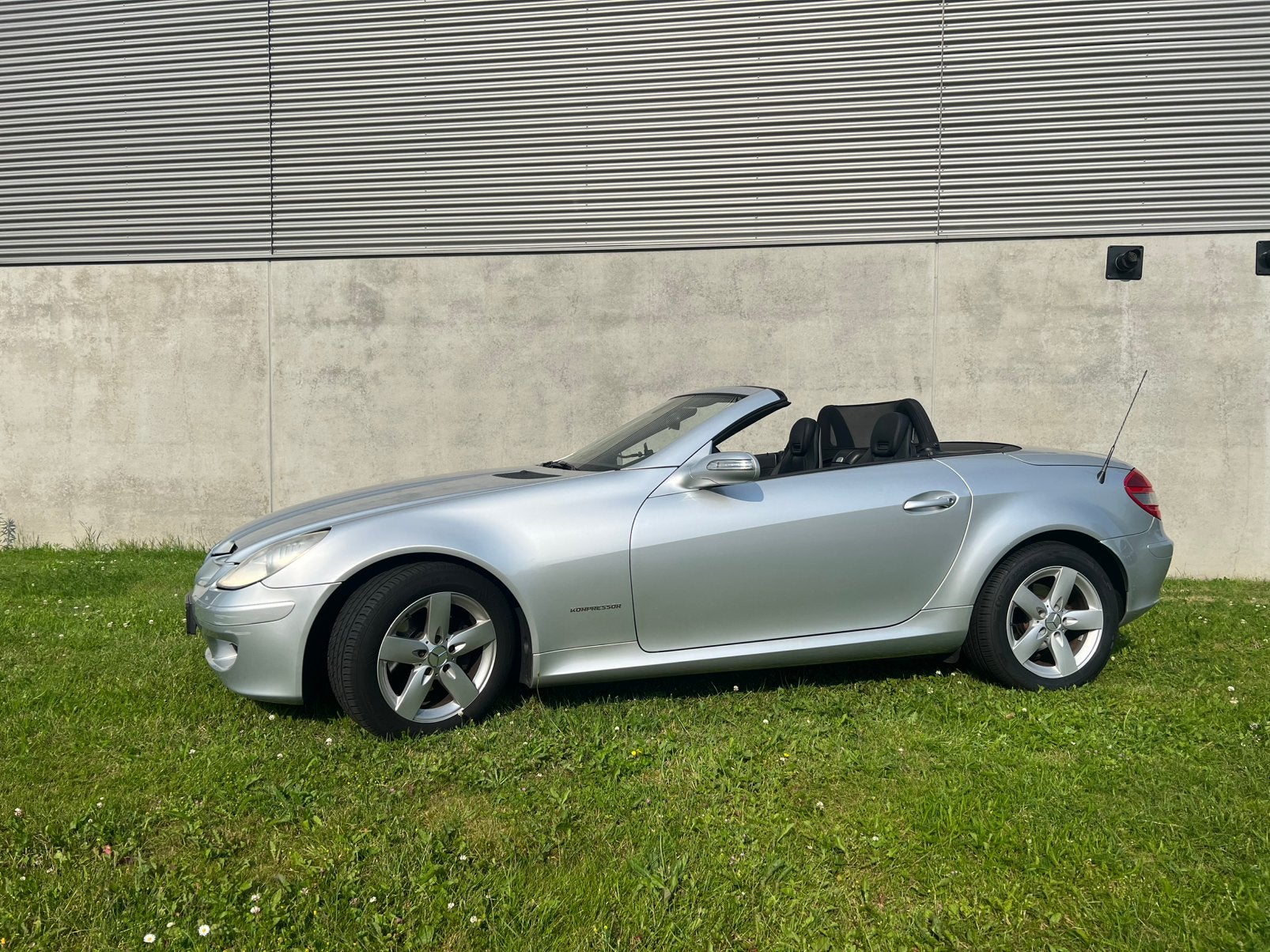 Mercedes-Benz SLK 1.8 Slk200 Kompr Roadster AUT 2004 Grijs, Auto's, Automaat, Achterwielaandrijving, 4 cilinders, Cabriolet