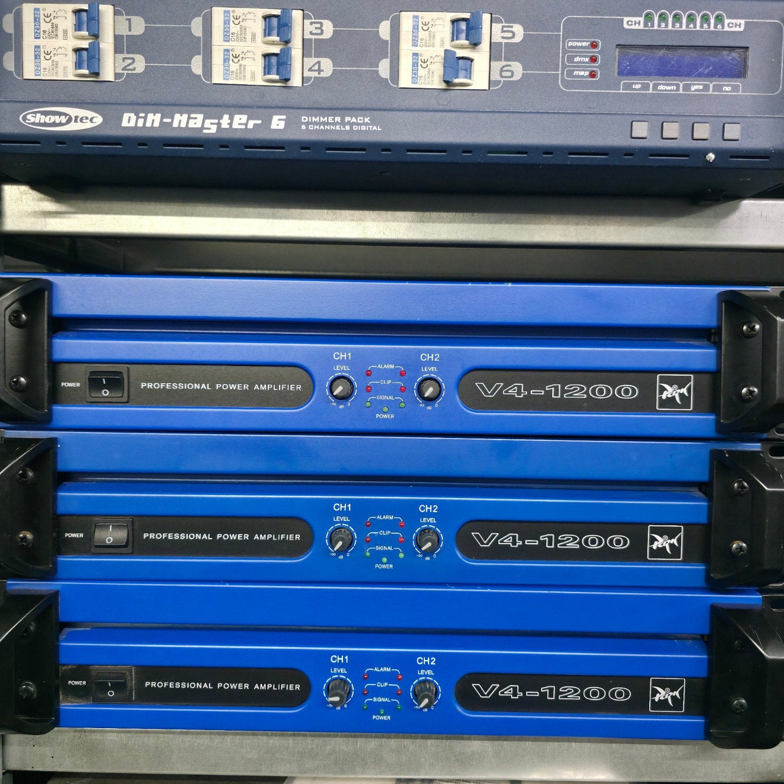 PARK AUDIO V4-1200 versterker 2 x 600 watt met x-over, Ophalen of Verzenden, Subwoofer, Overige merken