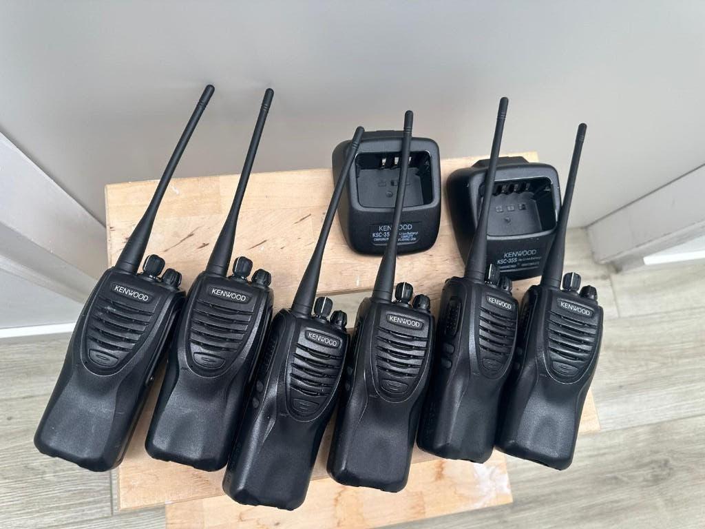 Kenwood TK3302 UHF 4 Watt portofoons, Gebruikt, Comms@be.jvckenwood.com, Ophalen of Verzenden, Portofoon of Walkie-talkie