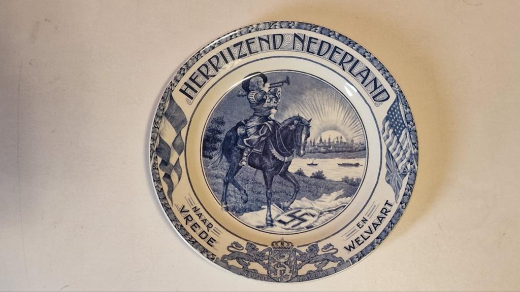 bord 'Herrijzend Nederland' Société Céramique, Antiek en Kunst, Ophalen of Verzenden
