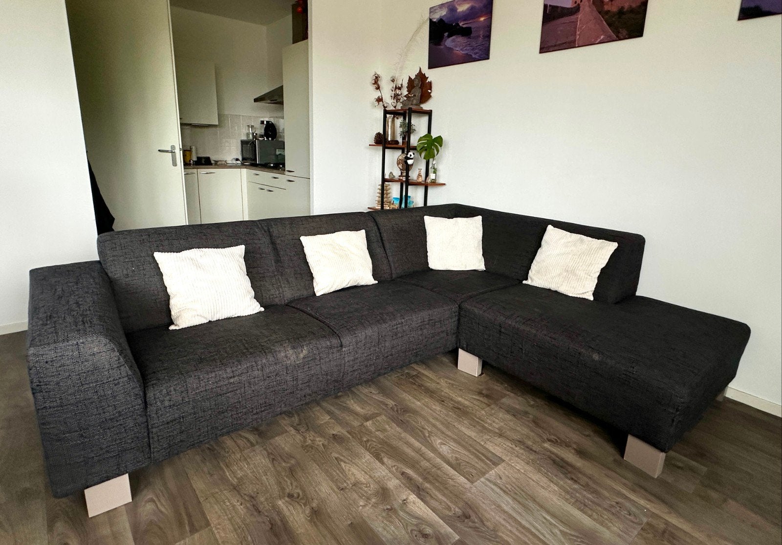 Comfortabele donkergrijze hoekbank met kussens, 250 tot 300 cm, Gebruikt, 100 tot 125 cm, Hoekbank