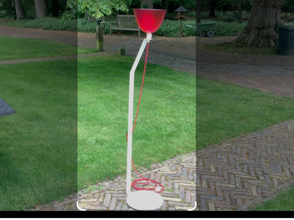 Witte vloerlamp metaal met rood kunstof kap, Ophalen of Verzenden, Zo goed als nieuw, 150 tot 200 cm