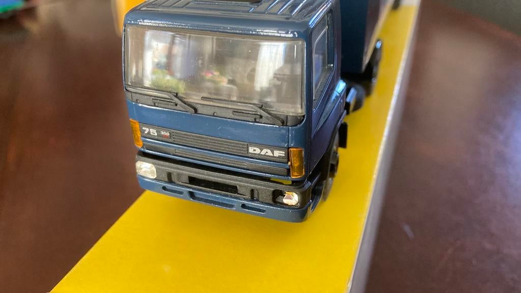 Daf 75 truck met oplegger ALDI Markt Lion car, Hobby en Vrije tijd, Modelauto's | 1:50, Ophalen of Verzenden, Zo goed als nieuw