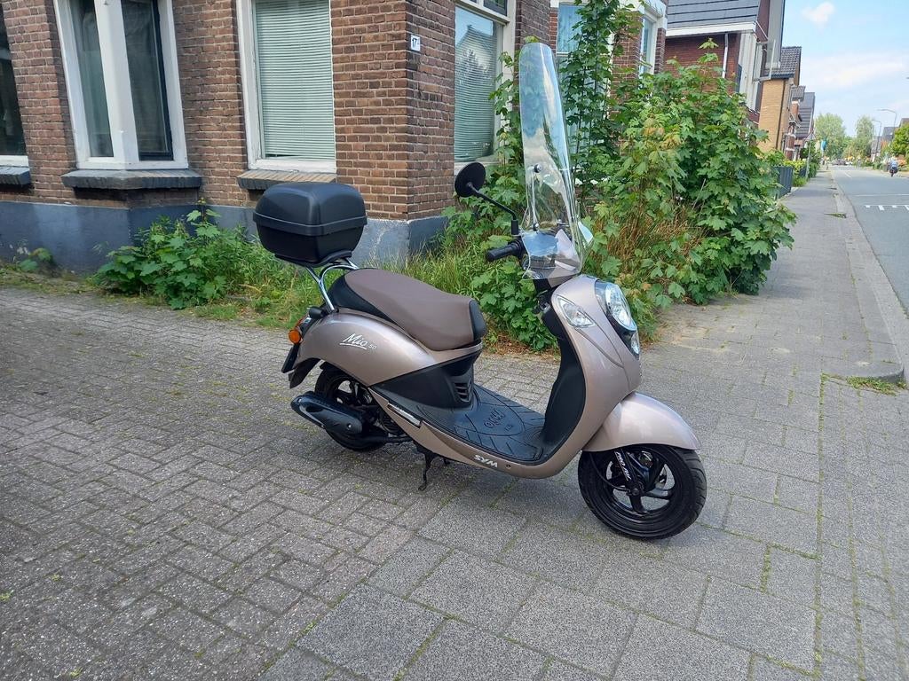 Sym Mio scooter GOLDEN MOCHA, Www.scooterapeldoorn.nl, Sym, 49 cc, Zo goed als nieuw