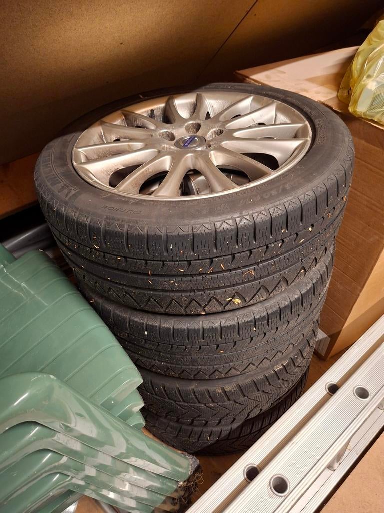 4x Winterbanden met velg voor Volvo - 205/50 R17, Auto-onderdelen, Banden en Velgen, Ophalen, Gebruikt, Banden en Velgen, 17 inch