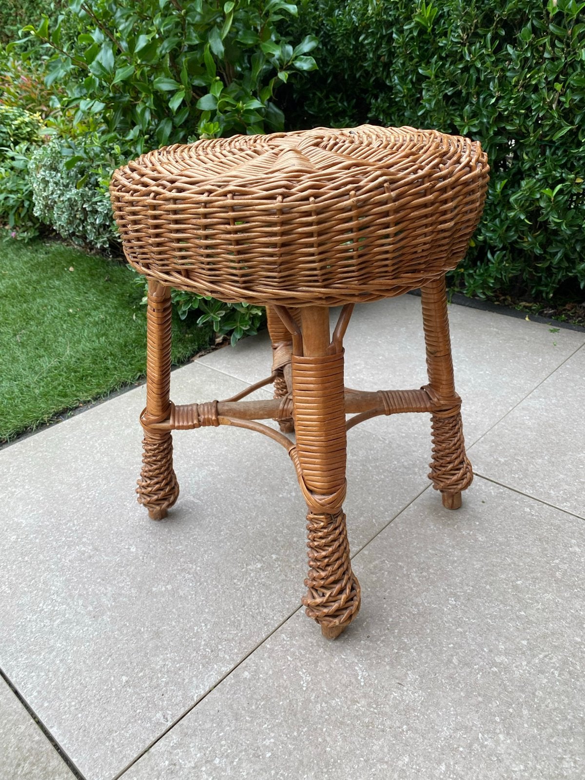 Rotan krukje / bijzettafel - Vintage, Huis en Inrichting, Ophalen, Gebruikt, Overige materialen