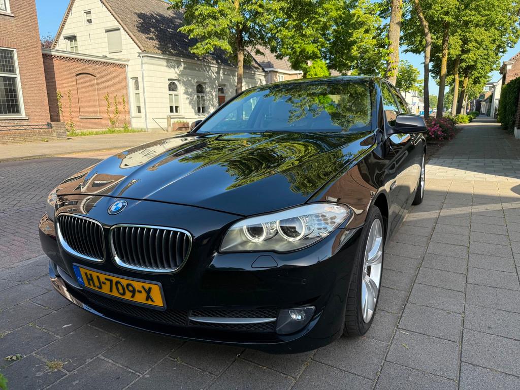 BMW 5-serie 523i High Executive AUTOMAAT LEER, Euro 5, Achterwielaandrijving, Gebruikt, 2000 kg