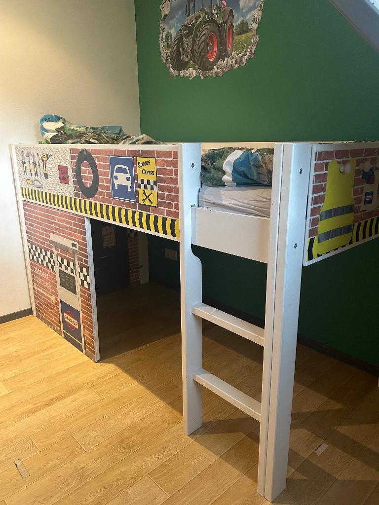 Stoere half hoogslaper, Kinderen en Baby's, Kinderkamer | Stapelbedden en Hoogslapers, Ophalen, Gebruikt, Halfhoogslaper