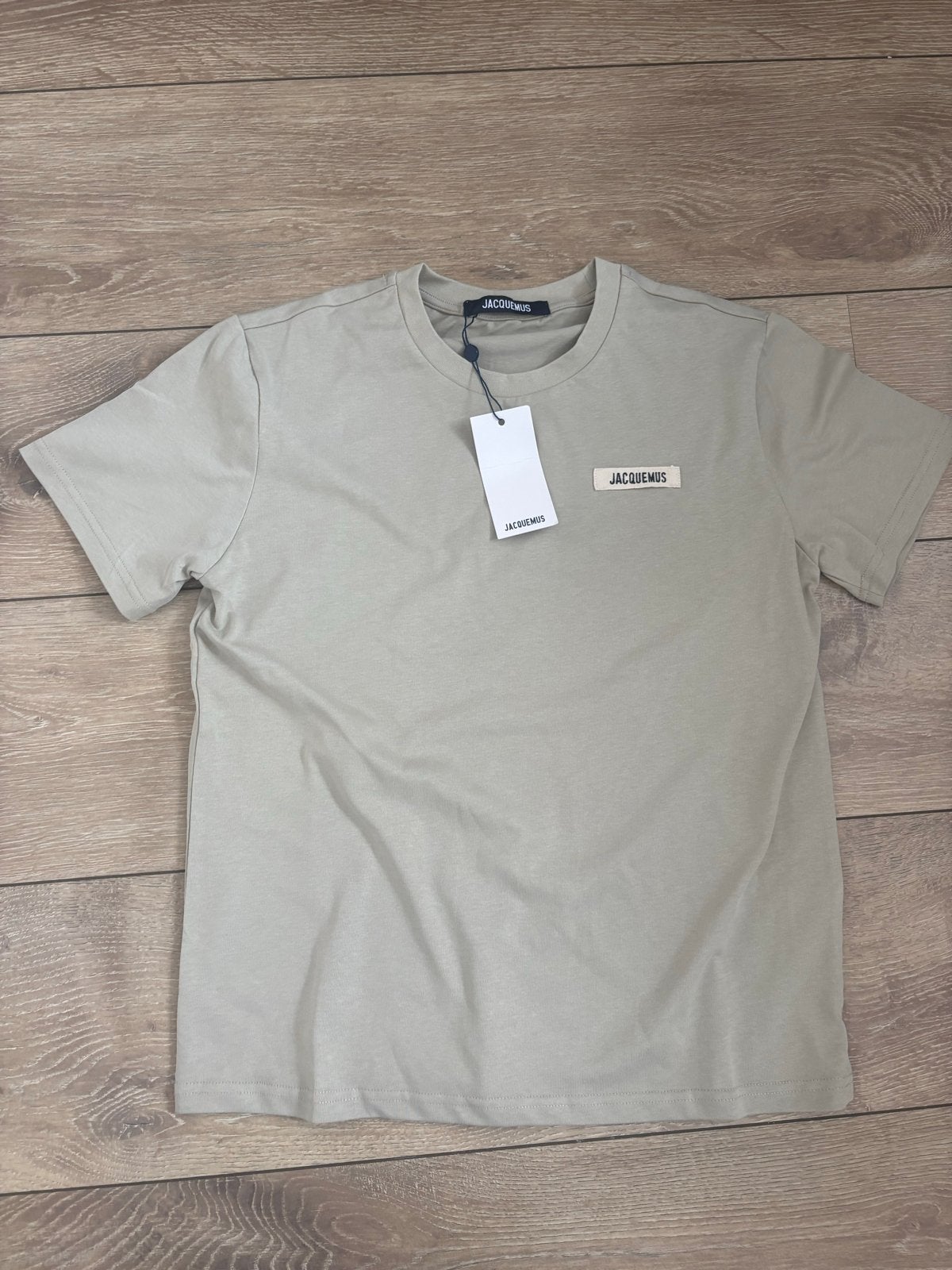 Jacquemus T-shirt - Nieuw met kaartjes, Verzenden, Nieuw, Maat 48/50 (M), Beige
