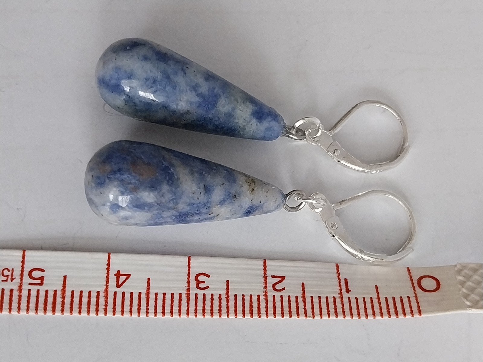 Sodaliet pegel oorbellen met verzilverde oorhaakjes #3787, Sieraden, Tassen en Uiterlijk, Oorbellen, Overige materialen, Hangers